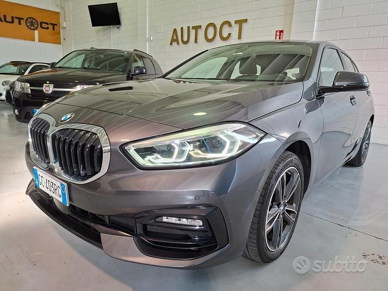 Usata BMW 120 Sport Line 190 CV (139 kW) 2020 Grigio Utilitaria