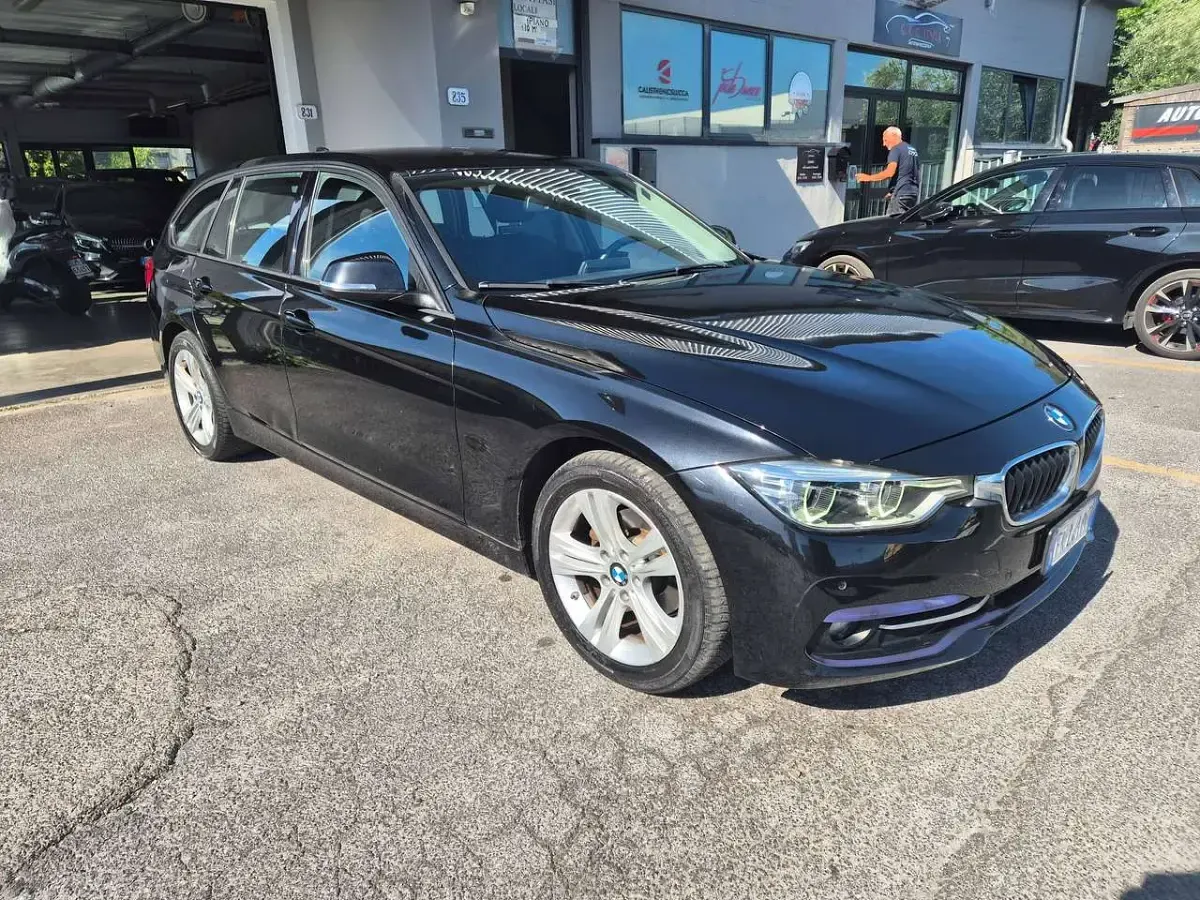 Usata BMW 316 Luxury Line 116 CV (85 kW) 2017 Nero Station wagon