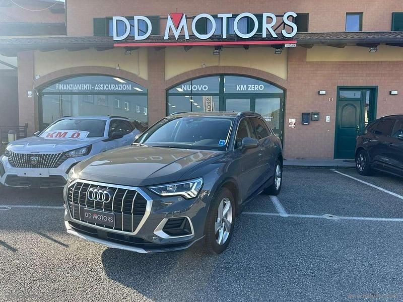 Grigio Usata 2023 Audi Q3 SUV | 29.900 € (Super prezzo) - Immagine 1/4