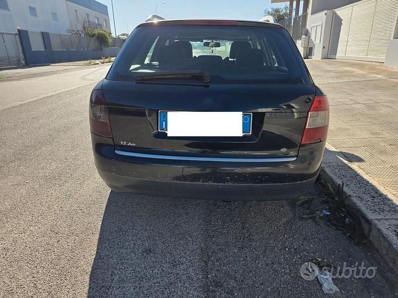 Usata Audi A4 130 CV (95 kW) 2005 Nero Station wagon