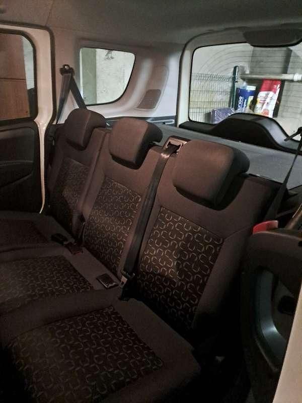 Usata Fiat Doblò 120 CV (88 kW) 2010 Monovolume