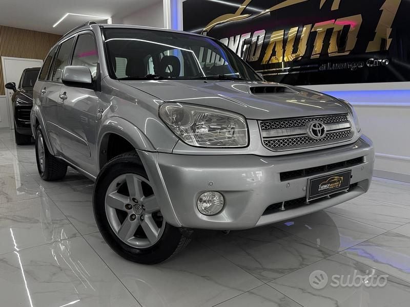 Usata Toyota RAV4 116 CV (85 kW) 2005 Grigio SUV