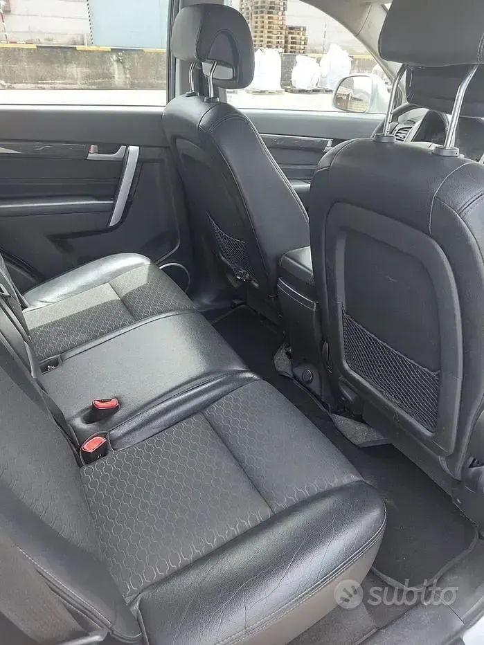 Usata Chevrolet Captiva 163 CV (119 kW) 2014 Grigio SUV