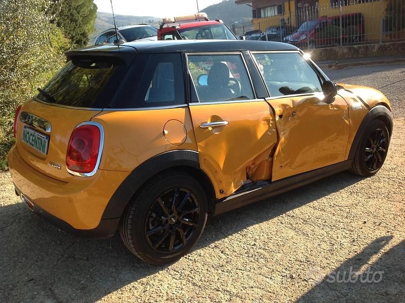 Usata Mini Cooper 136 CV (100 kW) 2015 Giallo Utilitaria