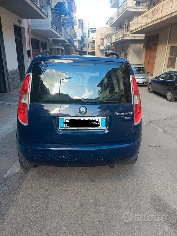 Blu Usata 2012 Skoda Roomster Monovolume | 2500 € - Immagine 1/4