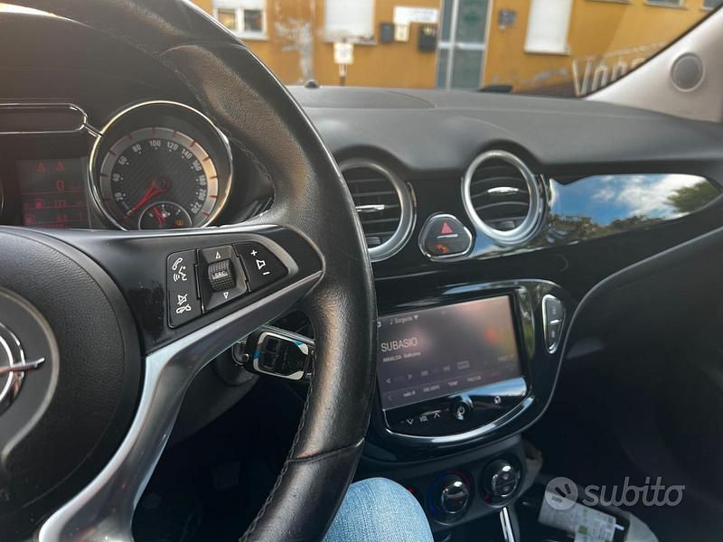 Usata Opel Adam Rocks Rocks 87 CV (63 kW) 2014 Bianco Utilitaria