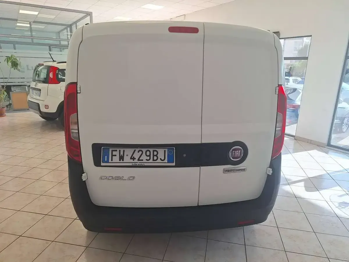 Usata Fiat Doblò 95 CV (69 kW) 2019 Bianco Monovolume