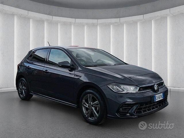 Usata VW Polo R-line 95 CV (69 kW) 2024 Grigio Utilitaria