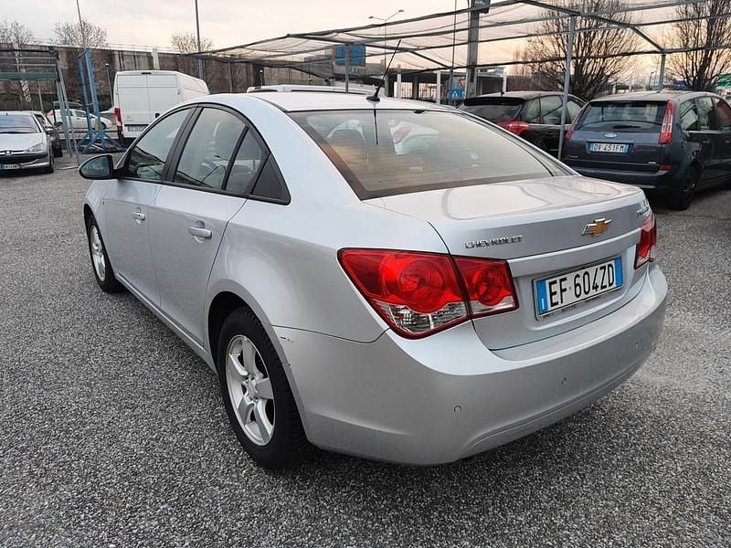 Usata Chevrolet Cruze LS 124 CV (91 kW) 2011 Argento Berlina