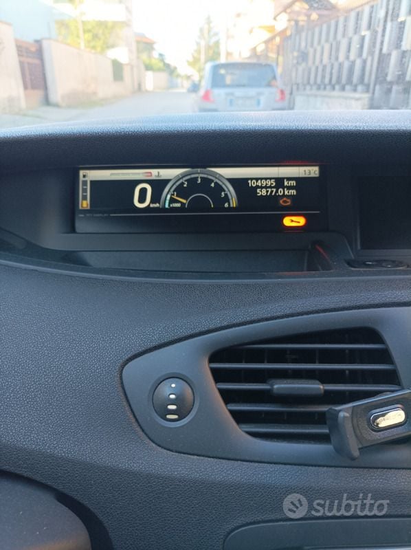 Usata Renault Scénic III 110 CV (80 kW) 2009 Marrone Monovolume