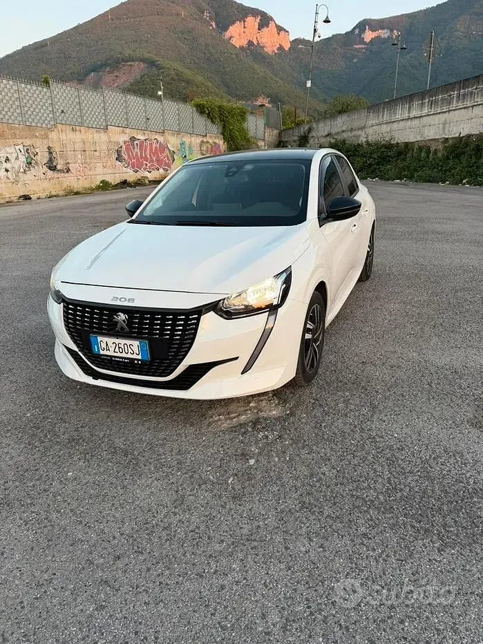 Usata Peugeot 208 101 CV (74 kW) 2020 Bianco Utilitaria