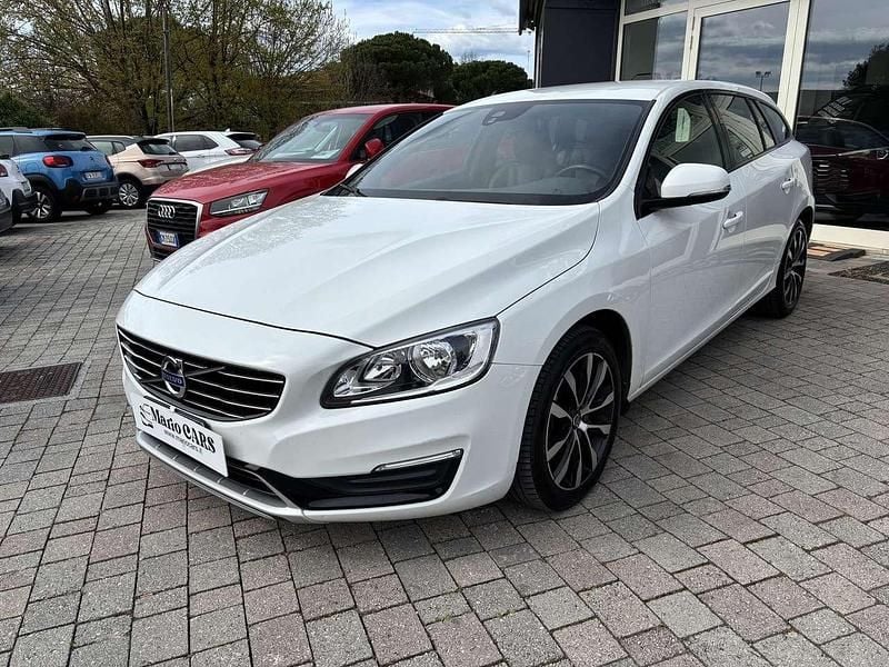 Usata Volvo V60 Dynamic 120 CV (88 kW) 2017 Bianco Station wagon