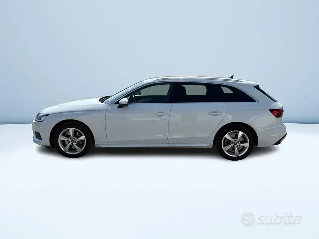 Usata Audi A4 Advanced Plus 163 CV (119 kW) 2022 Grigio metallizzato Station wagon