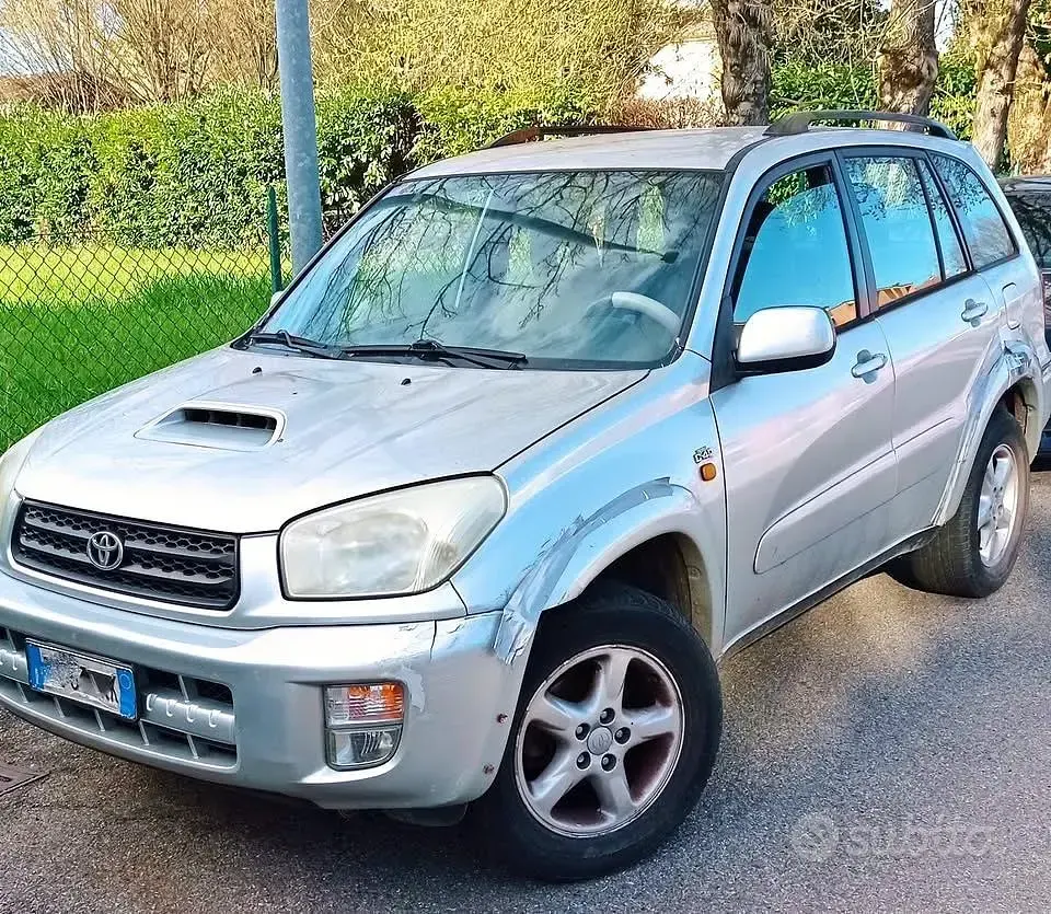 Usata Toyota RAV4 116 CV (85 kW) 2002 Grigio SUV