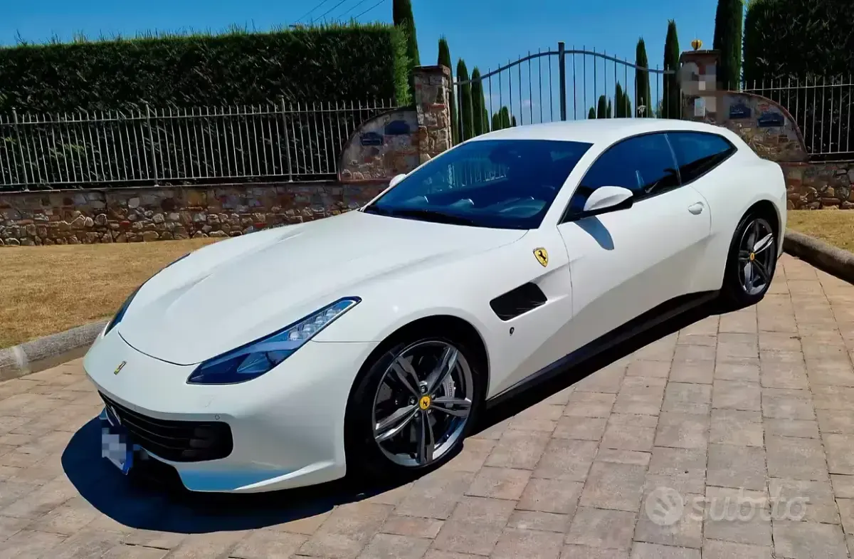 Usata Ferrari GTC4Lusso 689 CV (506 kW) 2016 Bianco Station wagon