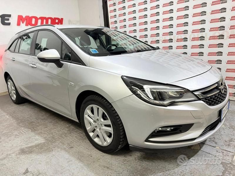 Usata Opel Astra Innovation 110 CV (80 kW) 2016 Grigio Station wagon