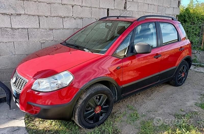 Usata Fiat Sedici 120 CV (88 kW) 2006 Rosso SUV