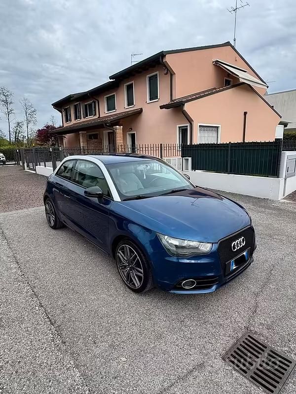 Usata Audi A1 90 CV (66 kW) 2012 Blu Utilitaria