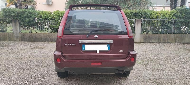 Usata Nissan X-Trail 136 CV (100 kW) 2005 Rosso SUV