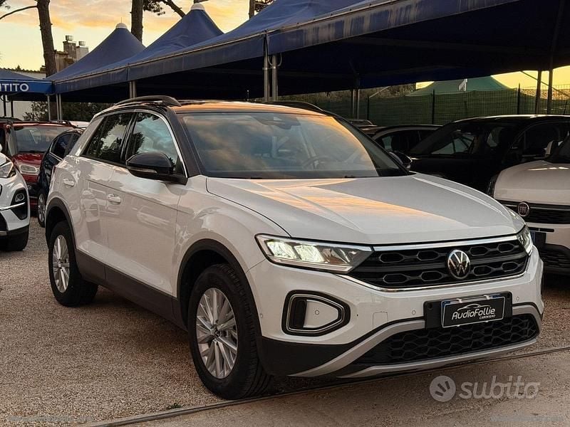 Bianco Usata 2022 VW T-Roc Style SUV | 19.990 € (Super prezzo) - Immagine 1/4