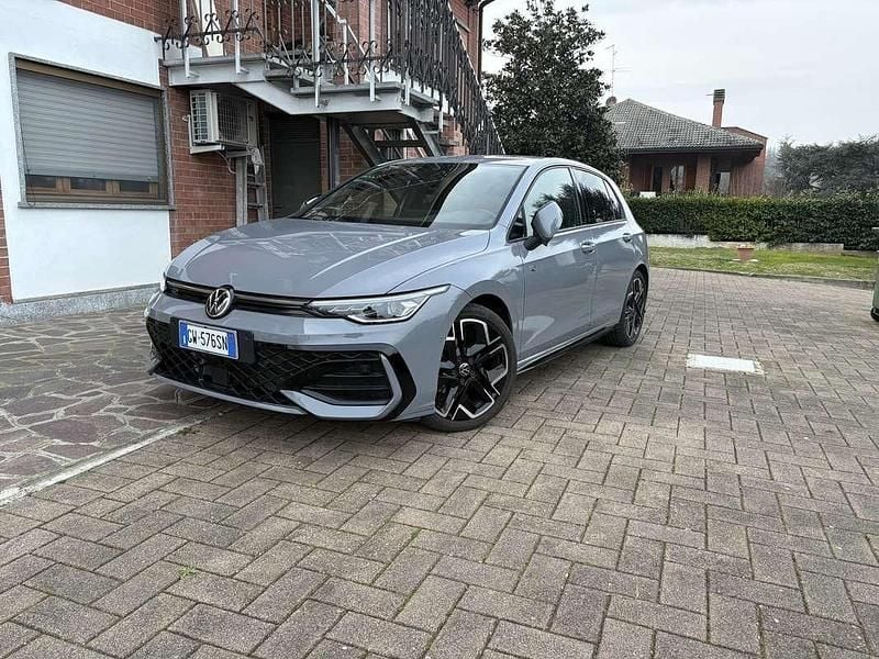 Occasion VW Golf VIII R-line Plus 150 ch (110 kW) 2025 Berline