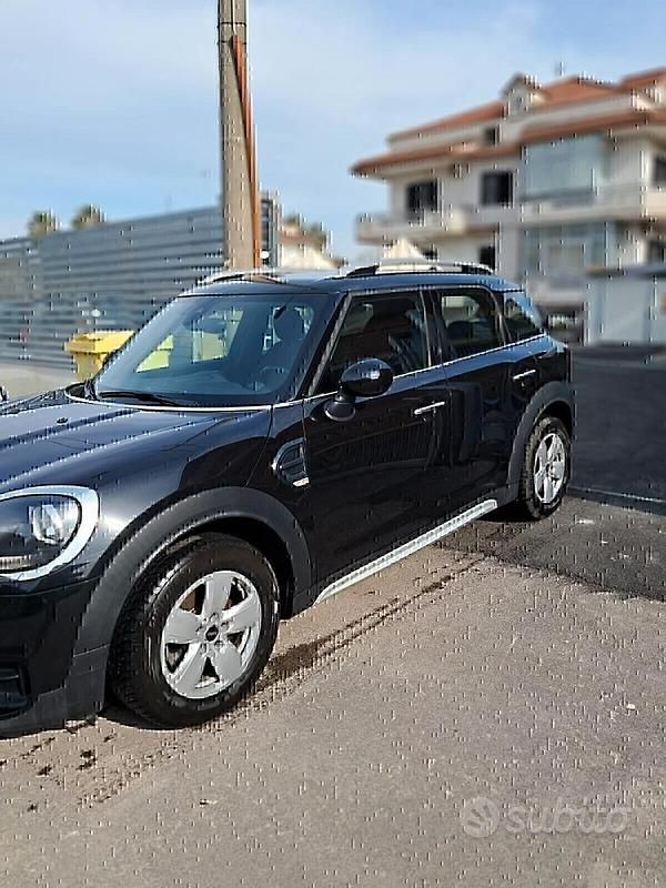 Usata Mini Cooper D Countryman Business 150 CV (110 kW) 2017 Nero SUV