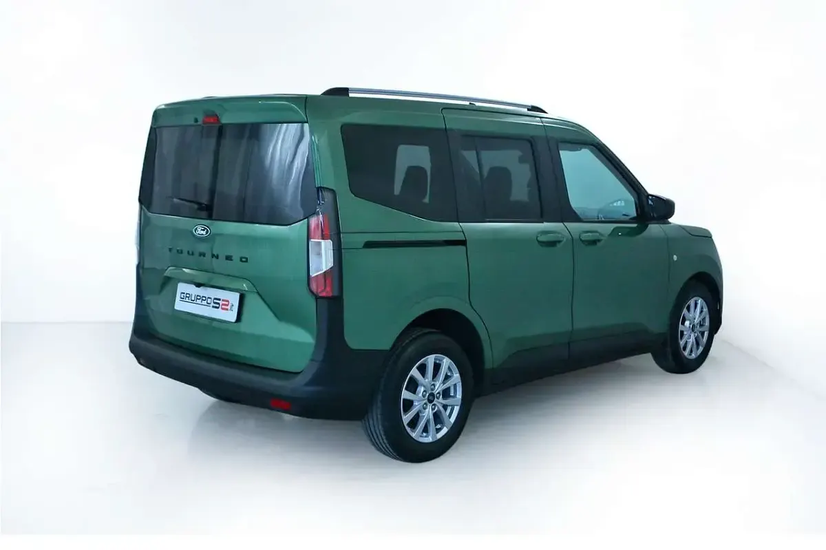 Usata Ford Tourneo Courier Titanium 125 CV (91 kW) 2025 Verde Monovolume