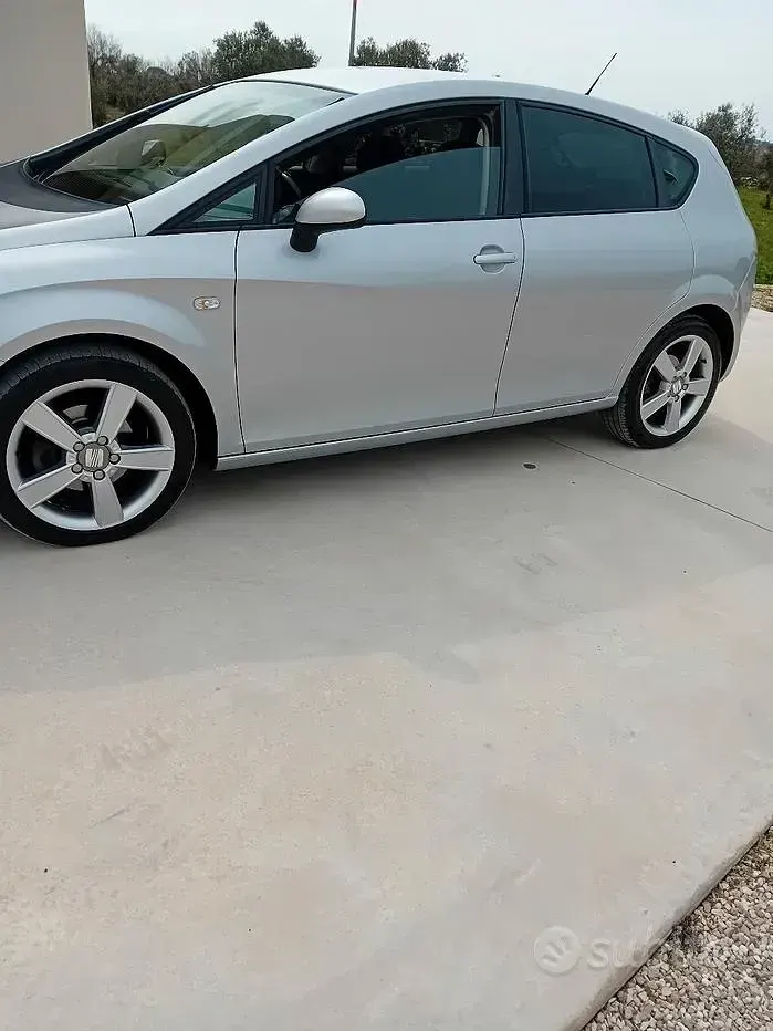 Usata Seat Leon 105 CV (77 kW) 2006 Utilitaria