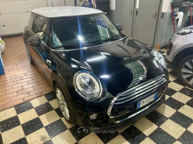 Usata Mini Cooper Hype 136 CV (100 kW) 2017 Nero/tetto bianco Utilitaria