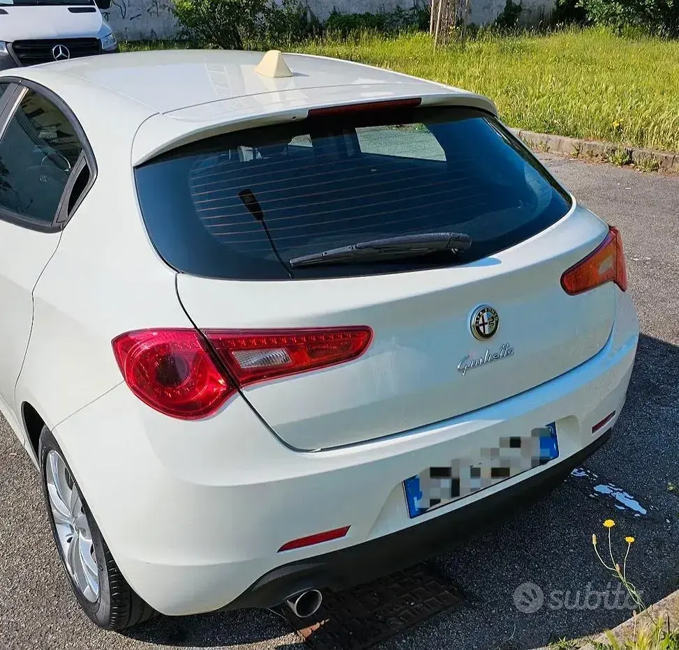 Usata Alfa Romeo Giulietta 109 CV (80 kW) 2013 Bianco Utilitaria