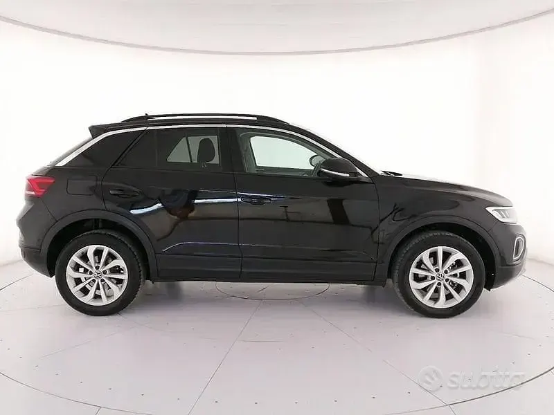 Usata VW T-Roc Edition 116 CV (85 kW) 2024 Nero SUV