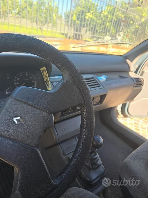 Usata Renault Clio 1993 Verde Berlina