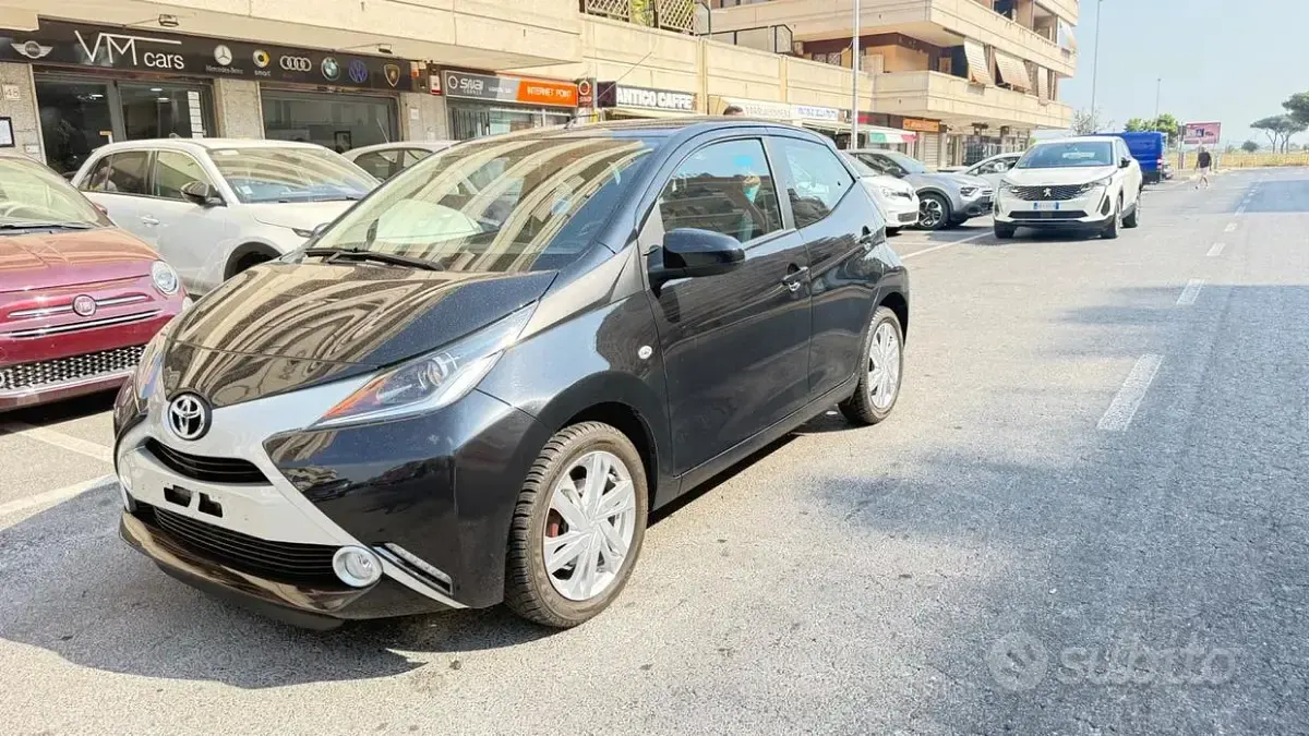 Usata Toyota Aygo X-play 69 CV (50 kW) 2018 Nero Utilitaria