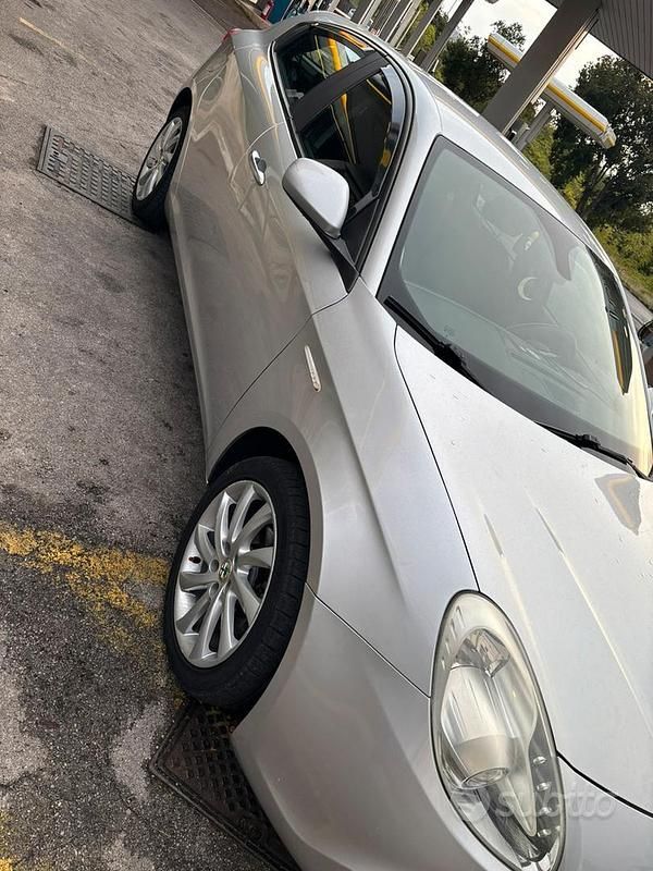 Usata Alfa Romeo Giulietta 109 CV (80 kW) 2013 Grigio Utilitaria