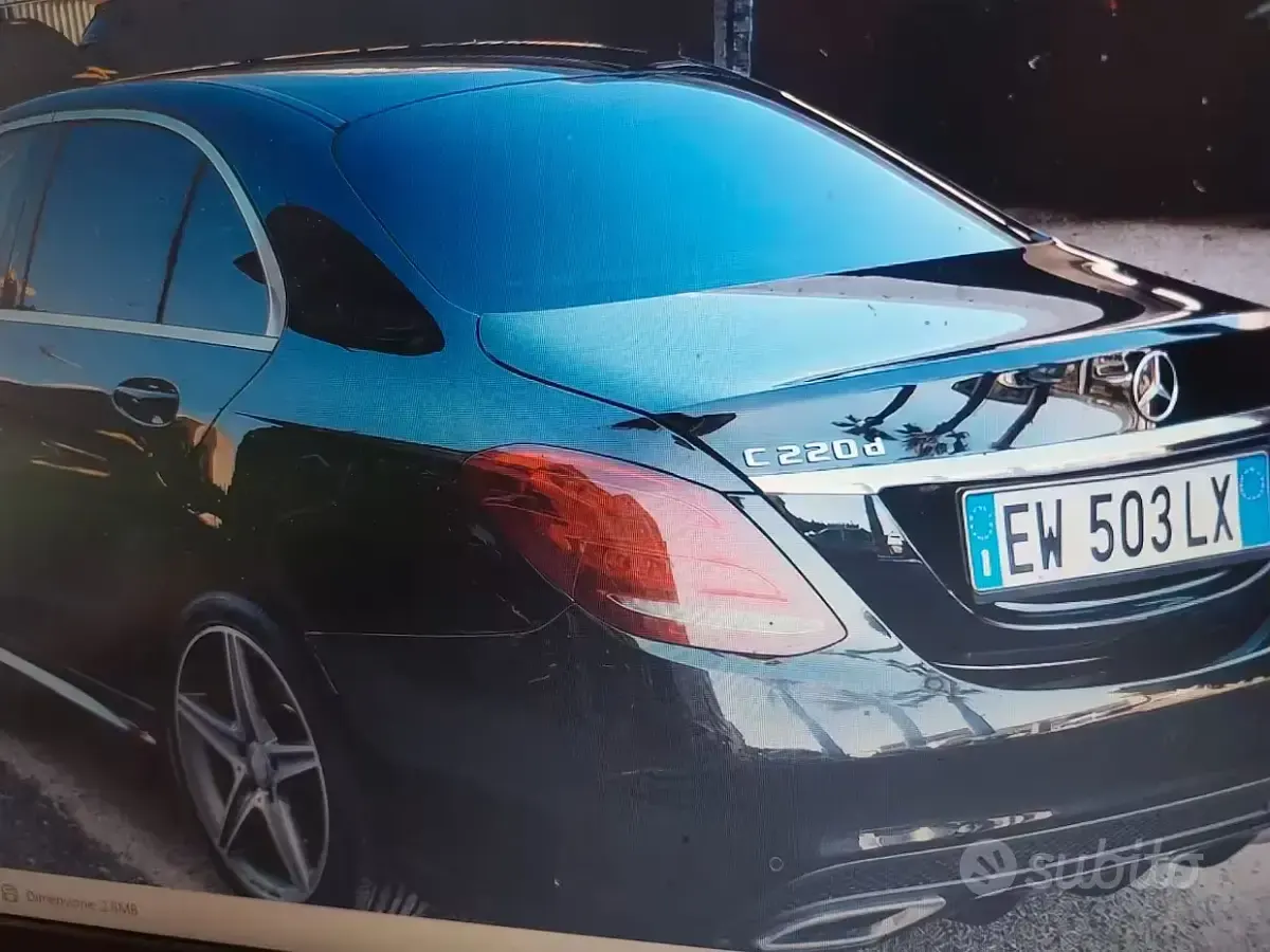 Usata Mercedes C220 AMG line 170 CV (125 kW) 2014 Nero Berlina