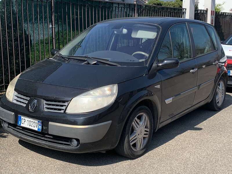 Nero Usata 2004 Renault Scénic II Dynamique Monovolume | 2000 € (Super prezzo) - Immagine 1/4