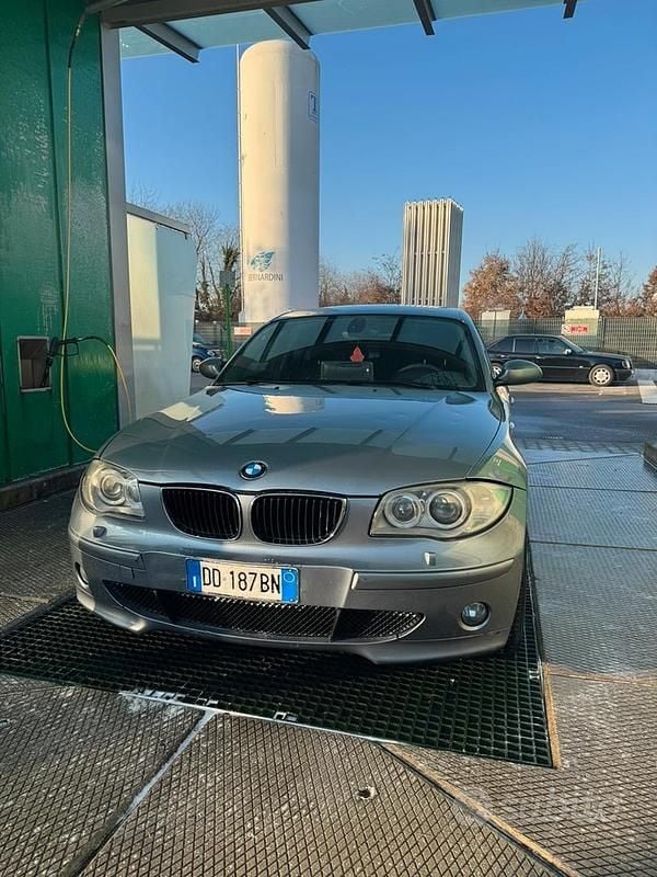 Grigio Usata 2006 BMW 120 Due volumi | 3600 € (Buon prezzo) - Immagine 1/4