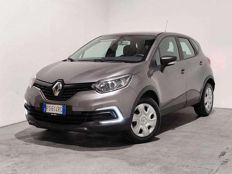 Usata Renault Captur Life 90 CV (66 kW) 2018 Grigio scuro SUV