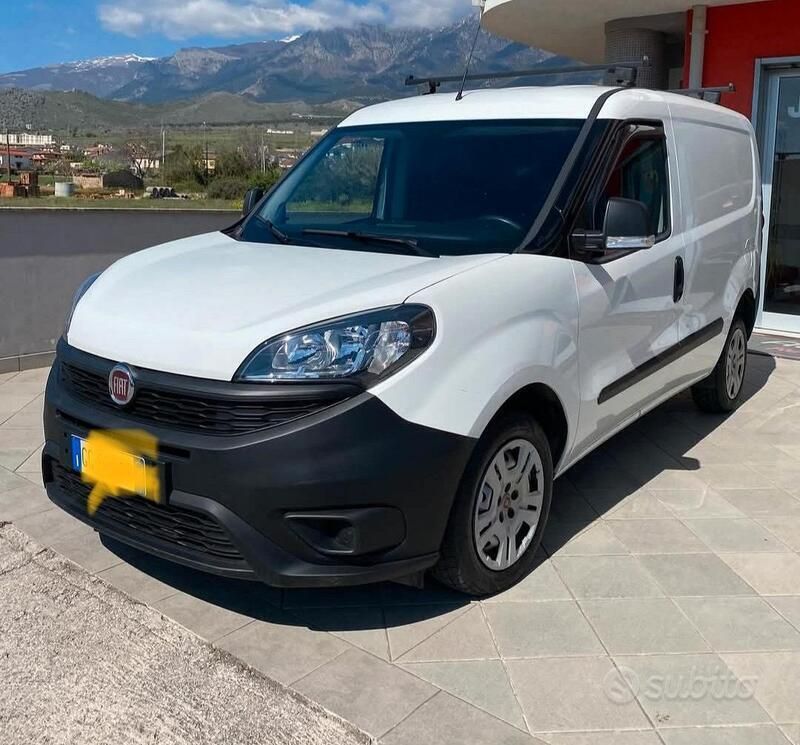 Usata Fiat Doblò 136 CV (100 kW) 2022 Monovolume