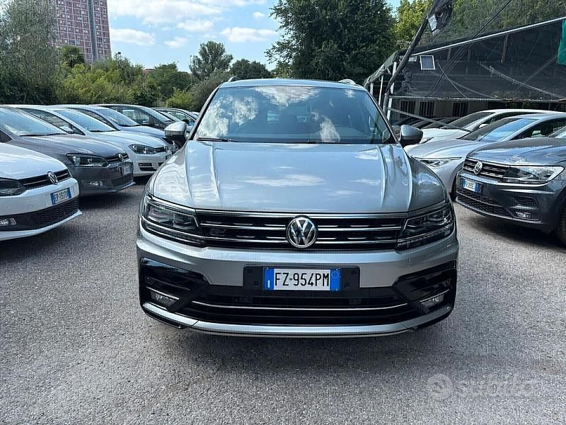 Usata VW Tiguan R-line 190 CV (139 kW) 2020 Grigio SUV