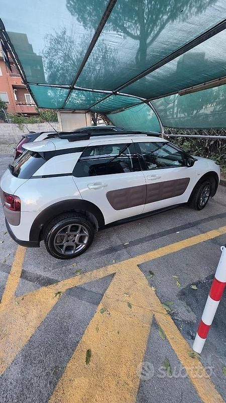 Bianco Usata 2014 Citroën C4 Cactus Due volumi | 6100 € (Ottimo prezzo) - Immagine 1/4