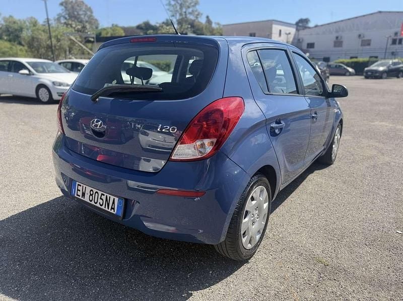Usata Hyundai i20 Classic 99 CV (72 kW) 2014 Blu/azzurro Utilitaria