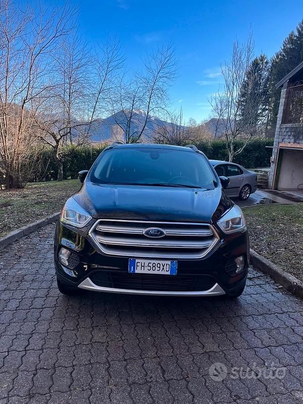 Usata Ford Kuga 150 CV (110 kW) 2017 Nero SUV