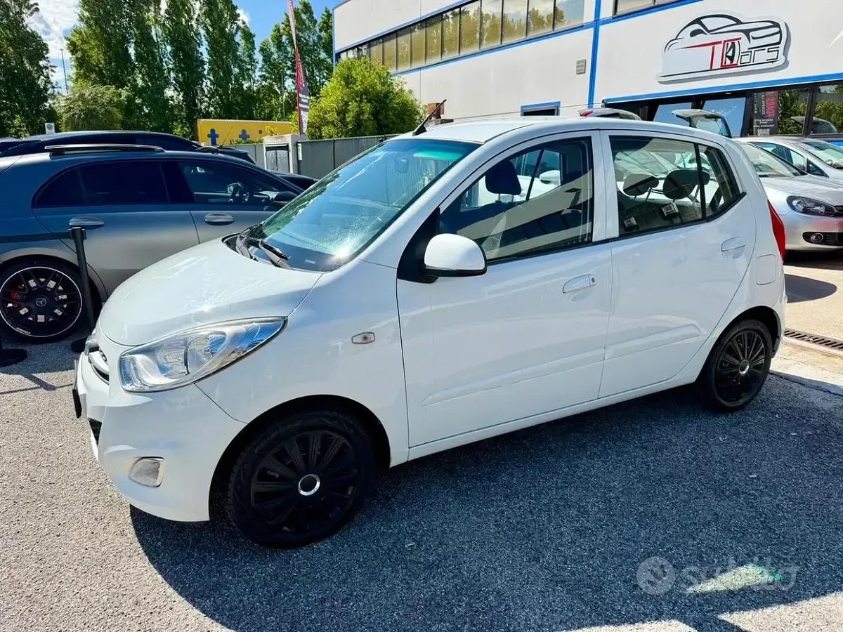 Używany Hyundai i10 69 KM (50 kW) 2013 Szary Hatchback