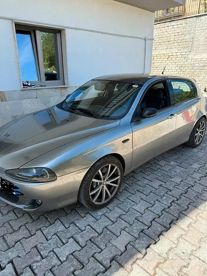 Usata Alfa Romeo 147 2009 Grigio Utilitaria