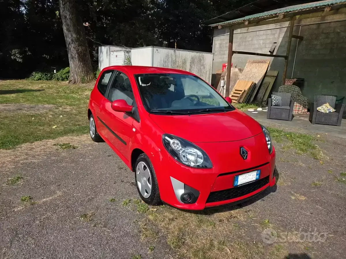 Usata Renault Twingo Dynamique 58 CV (42 kW) 2009 Rosso Utilitaria