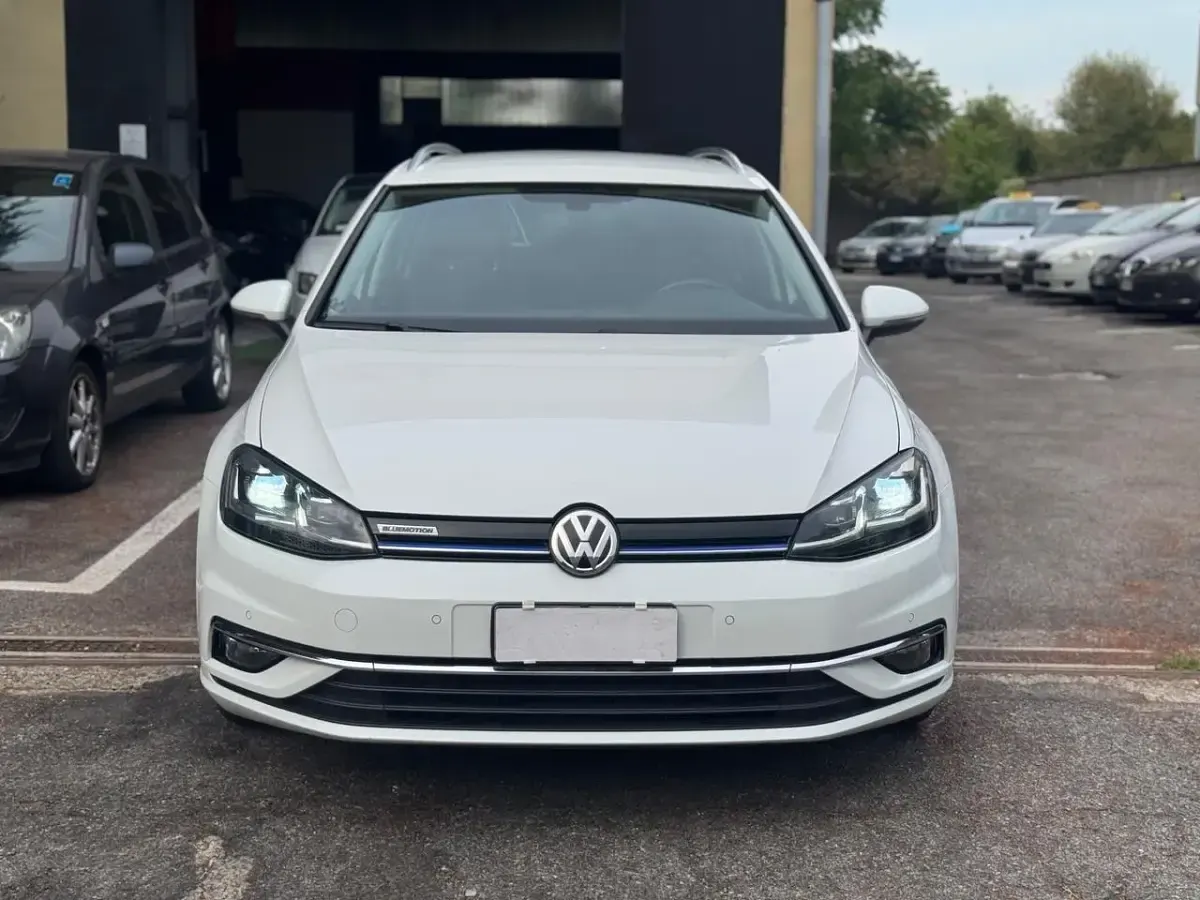 Usata VW Golf VII Business 110 CV (80 kW) 2018 Bianco Station wagon