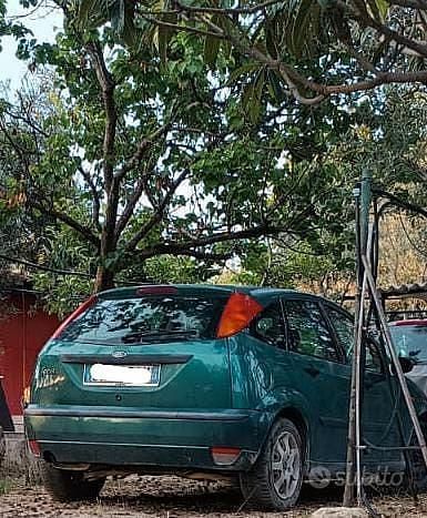 Usata 2000 Ford Focus Due volumi | 899 € - Immagine 1/4