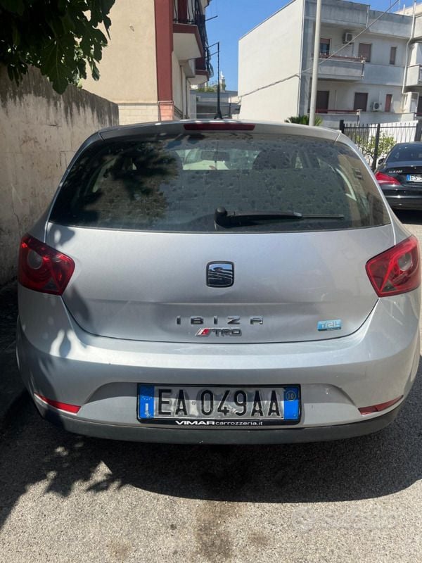 Usata Seat Ibiza 70 CV (51 kW) 2010 Grigio Berlina