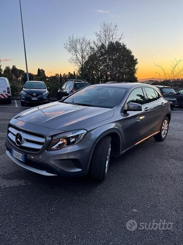 Usata Mercedes GLA180 Executive 109 CV (80 kW) 2015 Grigio SUV